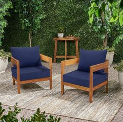 Outdoor Cushion set 24x24 in Navy. New