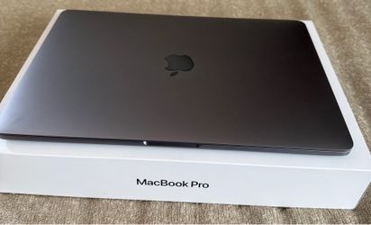 13” MacBook Pro (M2, 2022) – 8GB RAM, 256GB SSD + Adapters
