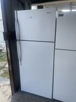 Whirlpool Fridge / 🔌Comes with 2 month warranty 📆LOCATED AT:📍📍 5200 E 10TH AVENUE TAMPA FL 33619PHONE 📲 813~473~0570