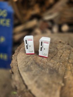 Coca-Cola Miniature Vending Machine Figures – Set of 2