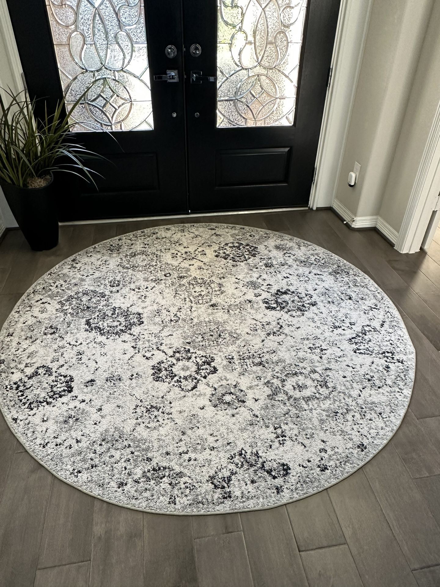 Round Carpet - Great For Under Door Clearance.