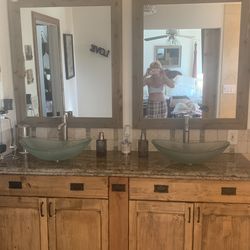 2 Sinks
