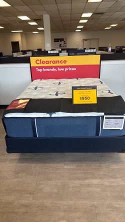 Floor Model Stearns and Foster Mattress