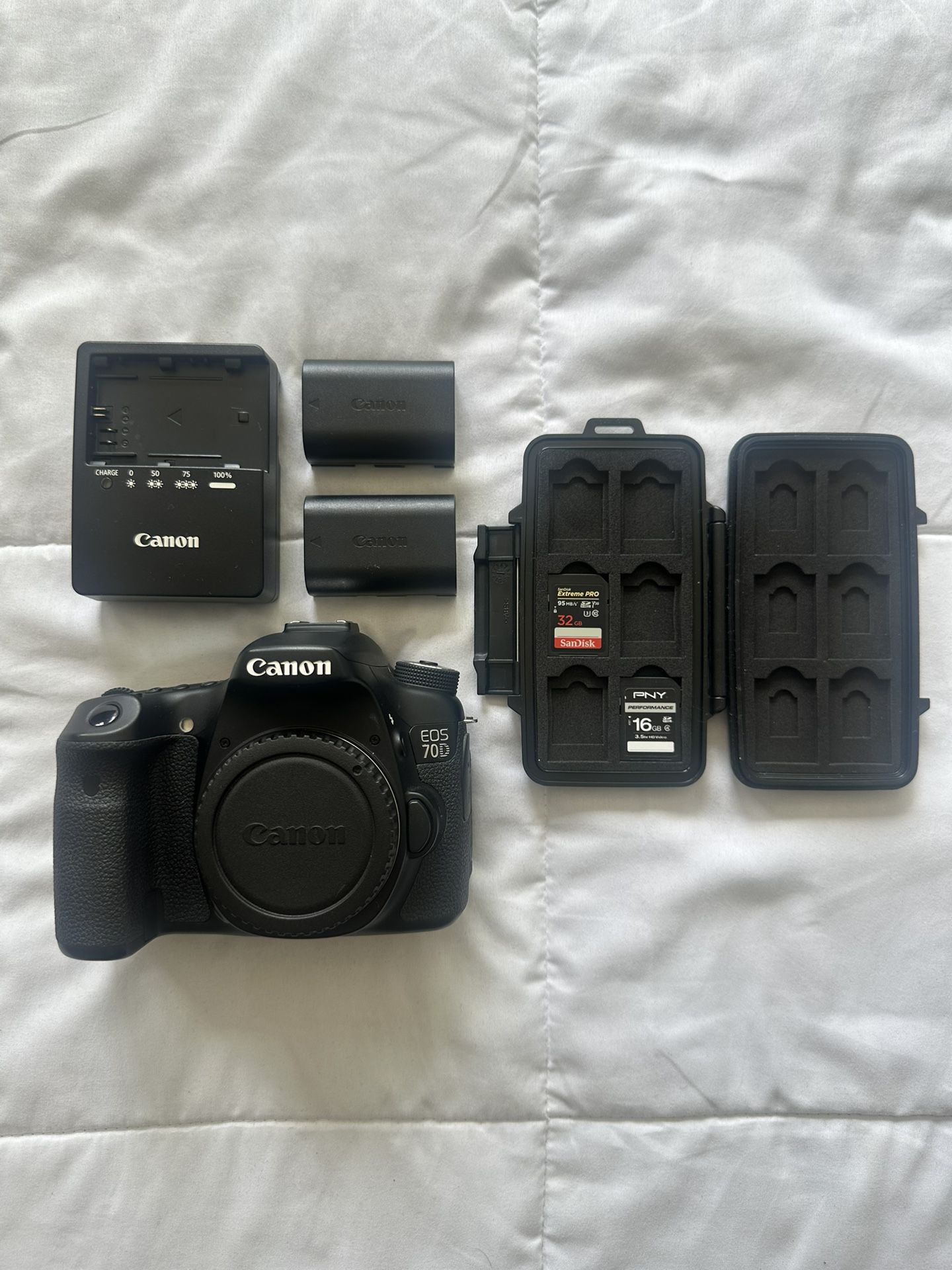 Canon 70D DSLR Package
