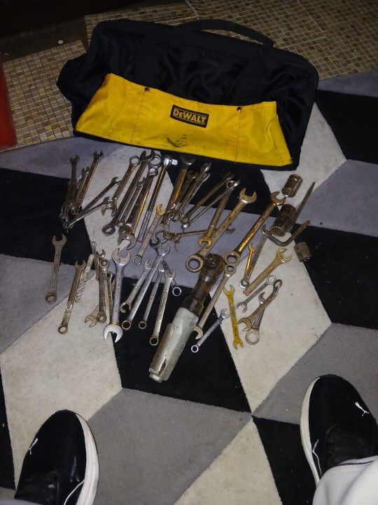 Wrenches one air Ratchet.with Bag