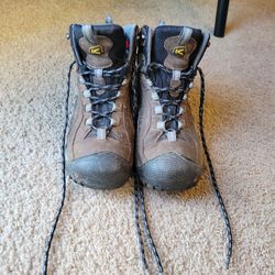 Keen Womans Boots Size9.5