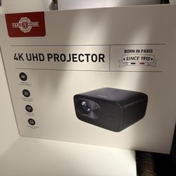 4K UHD Projector 
