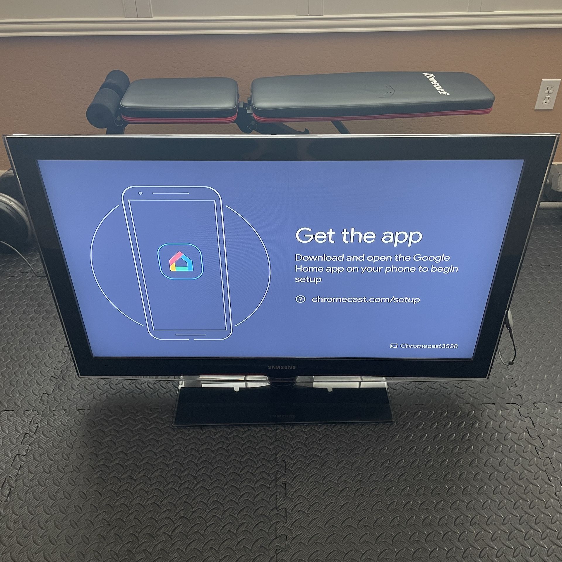 Samsung 40” TV With Google Chromecast