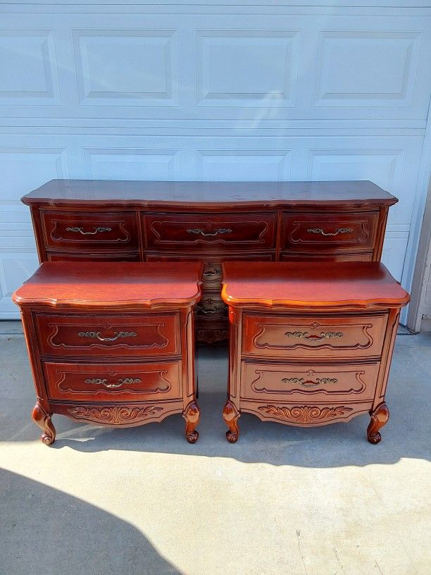 Dresser Set
