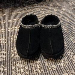 men black UGG tasman's 