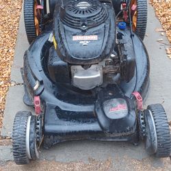 CRAFTSMAN SELF PROPELLED REAR BAGGER MOWER 