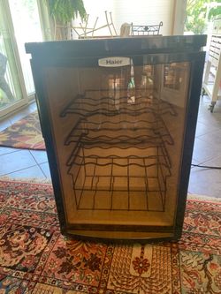 Wine refrigerator