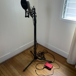 Recording Setup – Mic + Focusrite Scarlett Solo + Stand (Ready to Use)