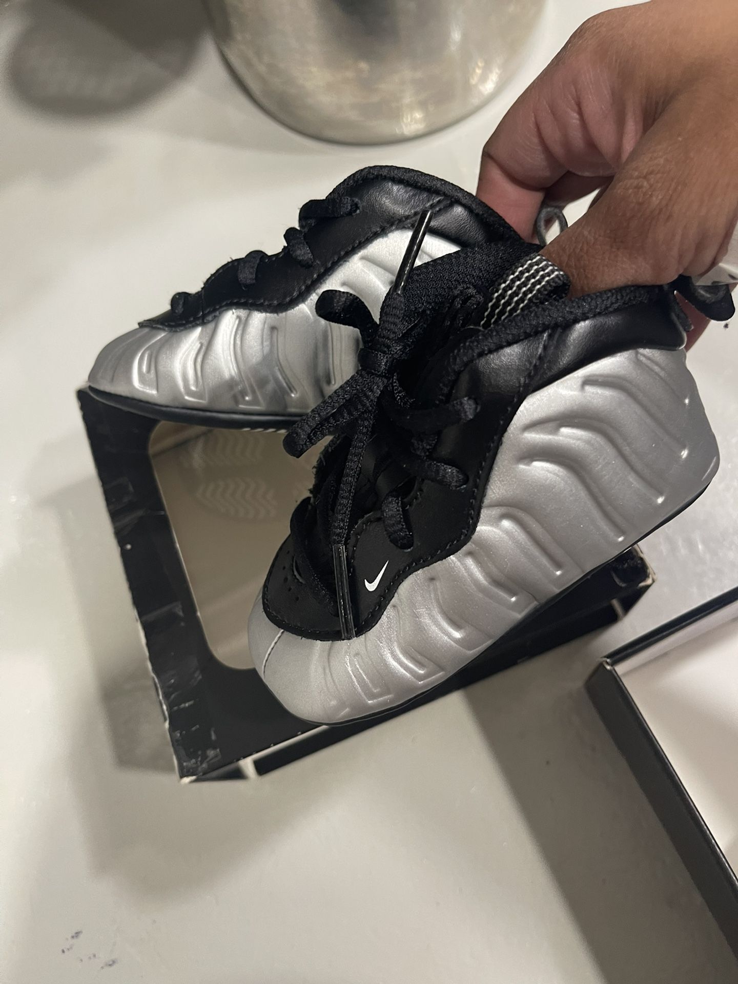 Silver chrome Black Nike Lil Posits 4c