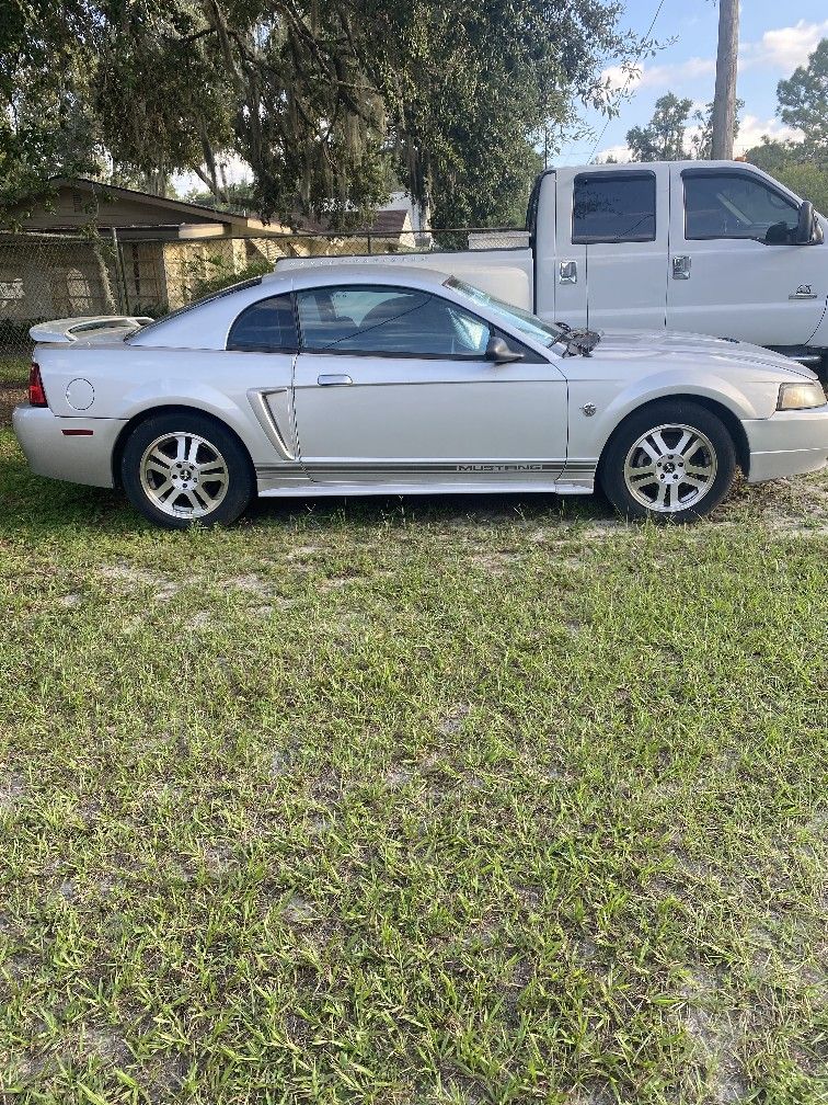 2004 Ford Mustang