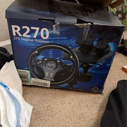 R270 gaming steering wheel w pedals