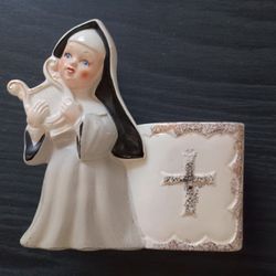 Vintage Nun Vase. Rare. 1950's. Harp Playing Nun. Collectable.