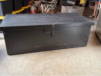 Black wood chest