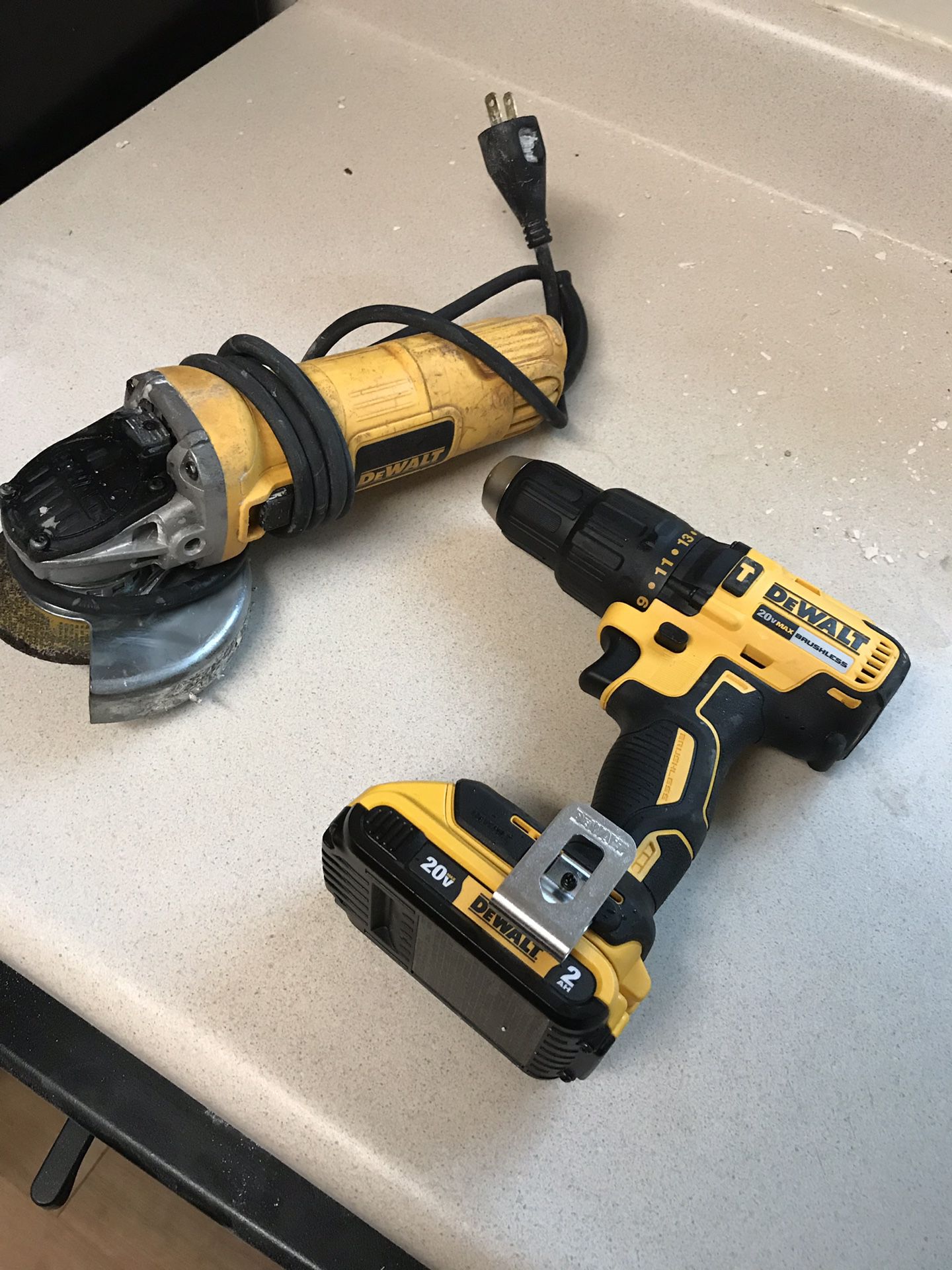Dewalt grinder and drill battery no charger