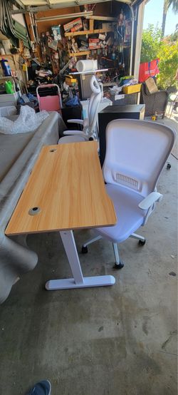 Set chair and desk