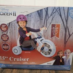 Disney Frozen II 15" Cruiser