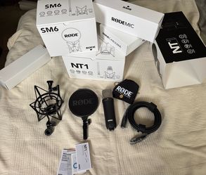 RODE NT1 Signature Series Condenser Microphone w/SM6 Shockmount Pop Filter Black