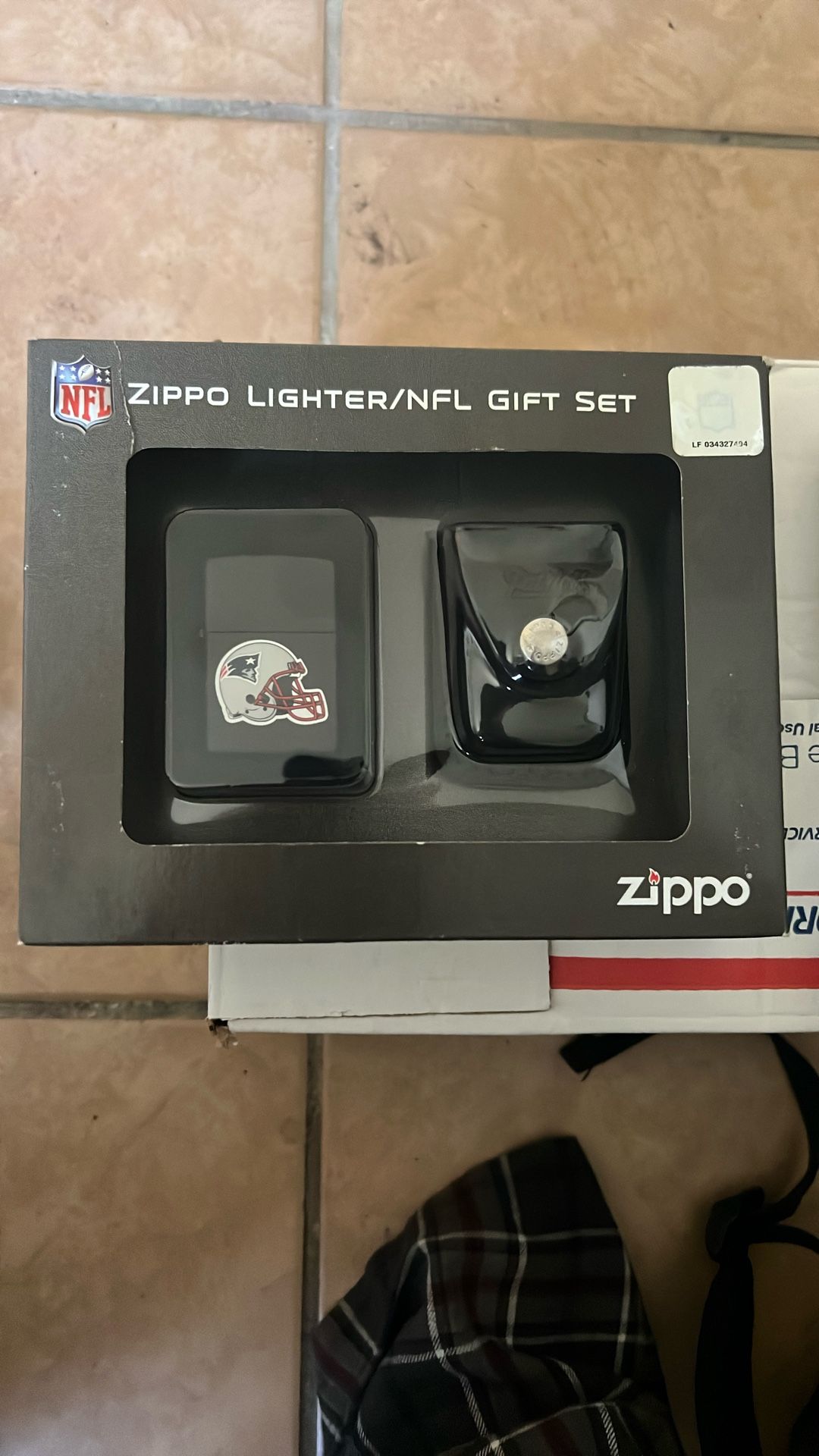 Zippo Lighter NFL Gift Set