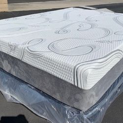 Queen Organic Cool Gel Memory Foam!!