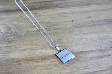 Queen Necklace 