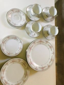 Fine China Dinnerware Set with Floral Pattern