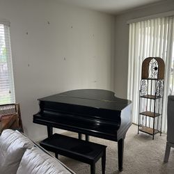 Black Piano 