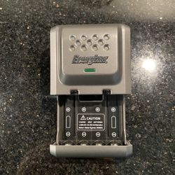 Energizer Universal Compact Travel Battery Charger for 2 or 4 AA/AAA Batteries 