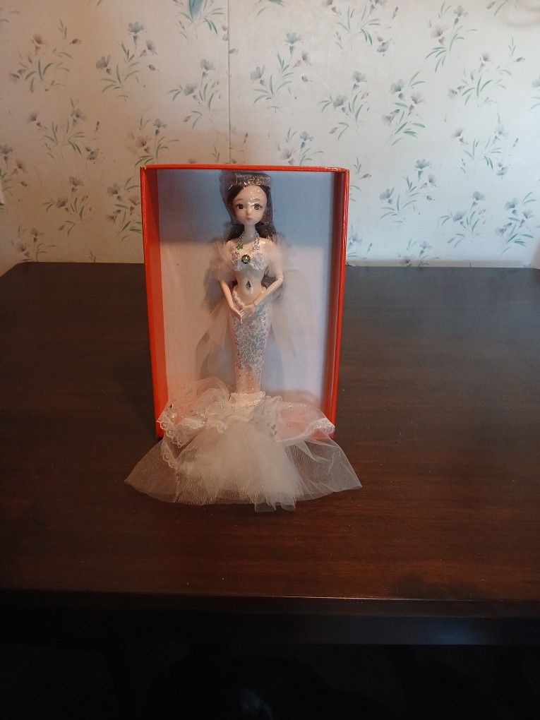 Girls Elegant Doll