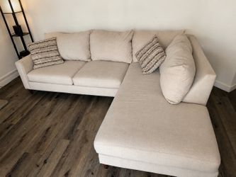 Jerome’s Layton beige sectional sofa