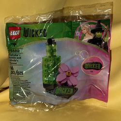 Lego Wicked - Elphaba’s Bottle And Glinda’s Flower - AMC Movie Exclusive 75680