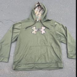 Men’s Under Armour Sweater