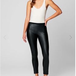 Women’s black faux leggings in really nice and comfortable to wear. XS