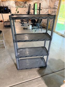 Plano plastic shelving unit