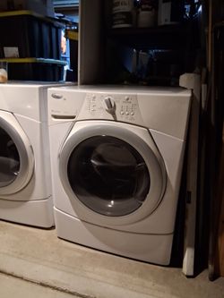 Whirlpool duets washer and gas dryer