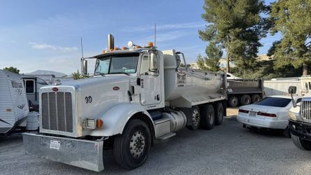 Super Ten Dump Truck 2015 Peterbilt 365