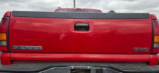 99-07 GMC SIERRA TAILGATE NO DENTS WITH NEW HANDLE....