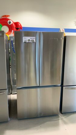 LG 31.7 cu.ft. Smart Standard Depth French Door Refrigerator $1,100