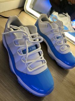 Jordan 11 Low  University Blue Size 9.5