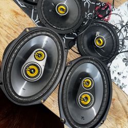 “Kicker 4-Door Car Speakers – Like New
