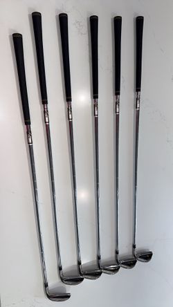 TaylorMade RocketBladez Iron Set 6 Clubs Regular Flex Steel RH Silver/black