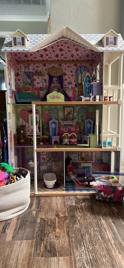 Doll house and accessories