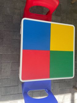 Tot tutors Lego table