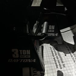 DAYTONA 3 Ton Heavy Duty Ratcheting Jack Stands, Black