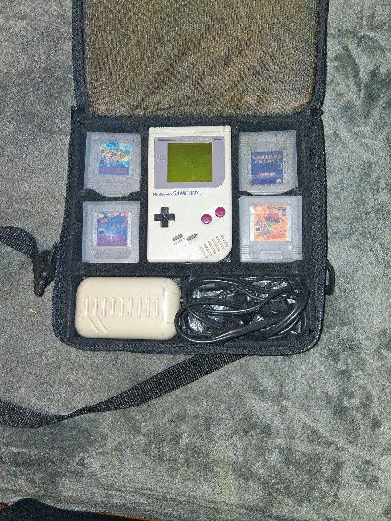 Original Nintendo Gameboy With 5 Games
