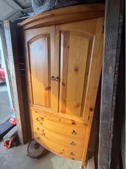 Solid wood cabinet